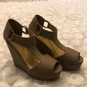 Chinese Laundry Taupe Wedges 6.5